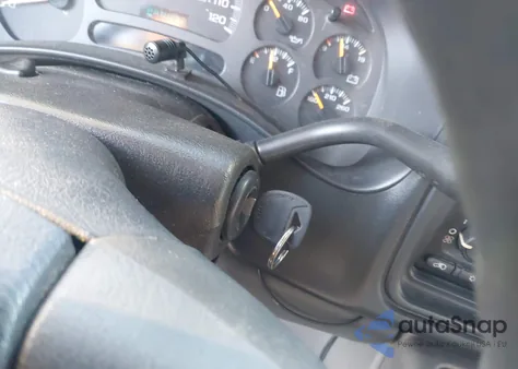 2004 Chevrolet Silverado 1500 Work Truck z USA, uszkodzony, nr VIN 1GCEC19X54Z304784